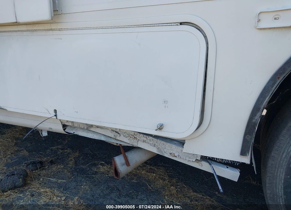 2003 FORD F550 SUPER DUTY STRIPPED CHASS VIN: 1FCMF53S730A03248