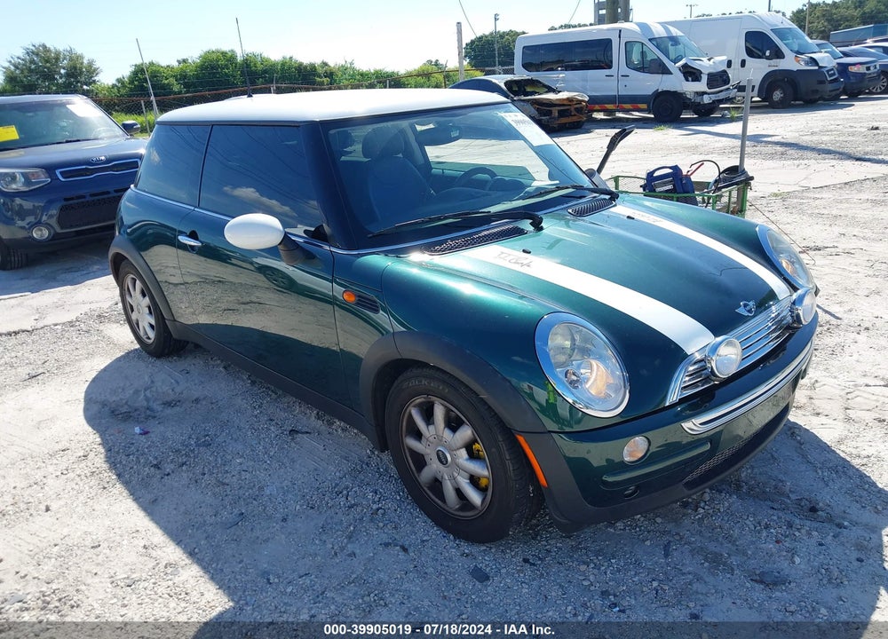 2004 MINI COOPER VIN: WMWRC334X4TJ62475
