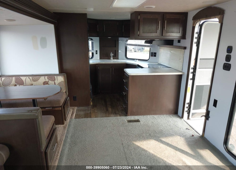 2017 FOREST RIVER CHEROKEE VIN: 4X4TCKD25HX125469