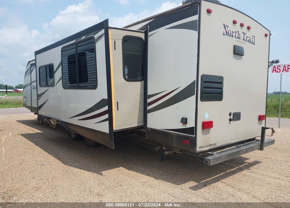 2015 HEARTLAND NORTHTRAIL VIN: 5SFNB362XFE295305