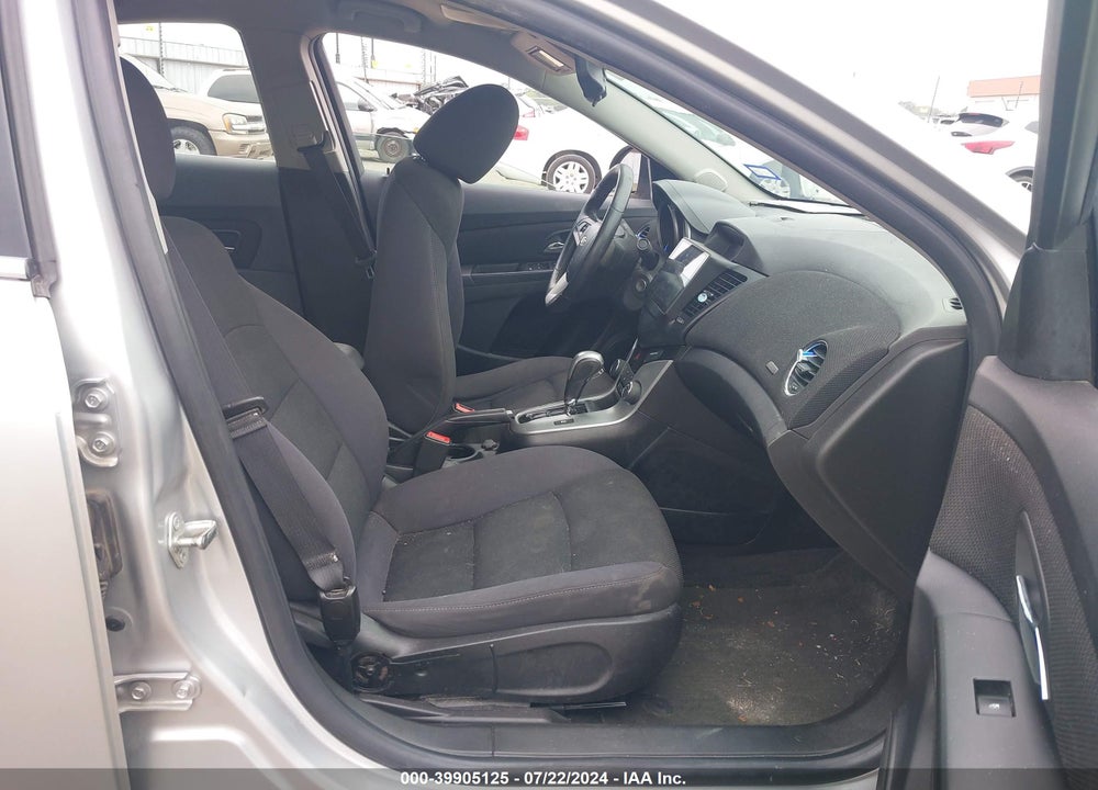 2014 CHEVROLET CRUZE 1LT AUTO VIN: 1G1PC5SB2E7106023