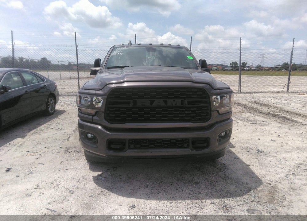 2024 RAM 3500 BIG HORN  4X4 8' BOX VIN: 3C63RRHL8RG133109