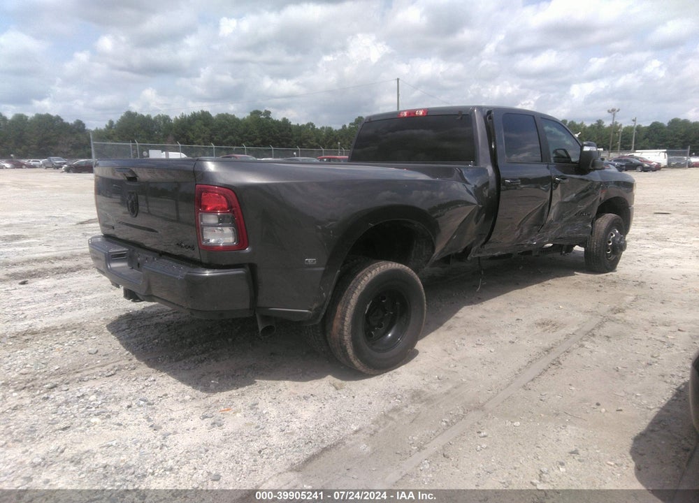 2024 RAM 3500 BIG HORN  4X4 8' BOX VIN: 3C63RRHL8RG133109