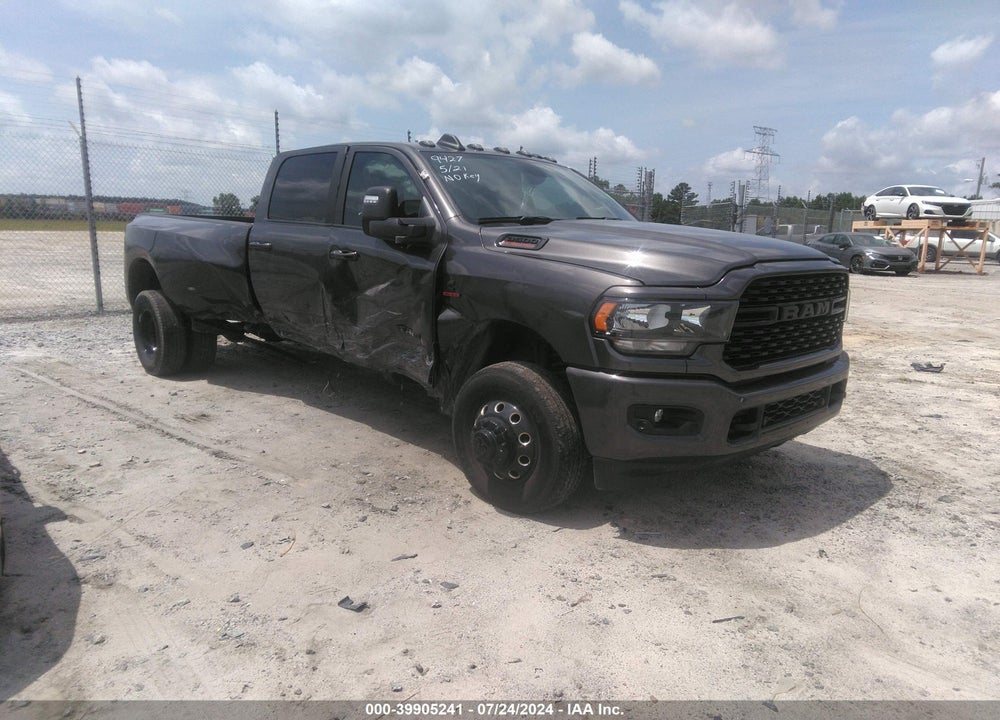 2024 RAM 3500 BIG HORN  4X4 8' BOX VIN: 3C63RRHL8RG133109