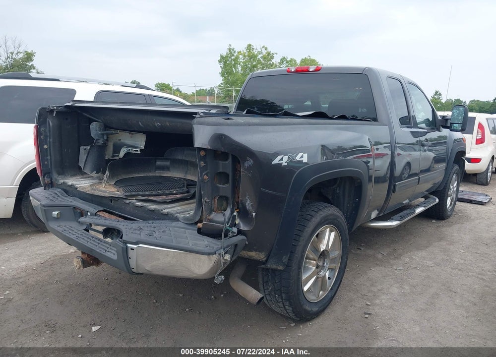 2011 CHEVROLET SILVERADO 1500 LT VIN: 1GCRKSE39BZ290981
