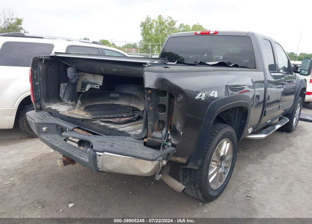 2011 CHEVROLET SILVERADO 1500 LT VIN: 1GCRKSE39BZ290981
