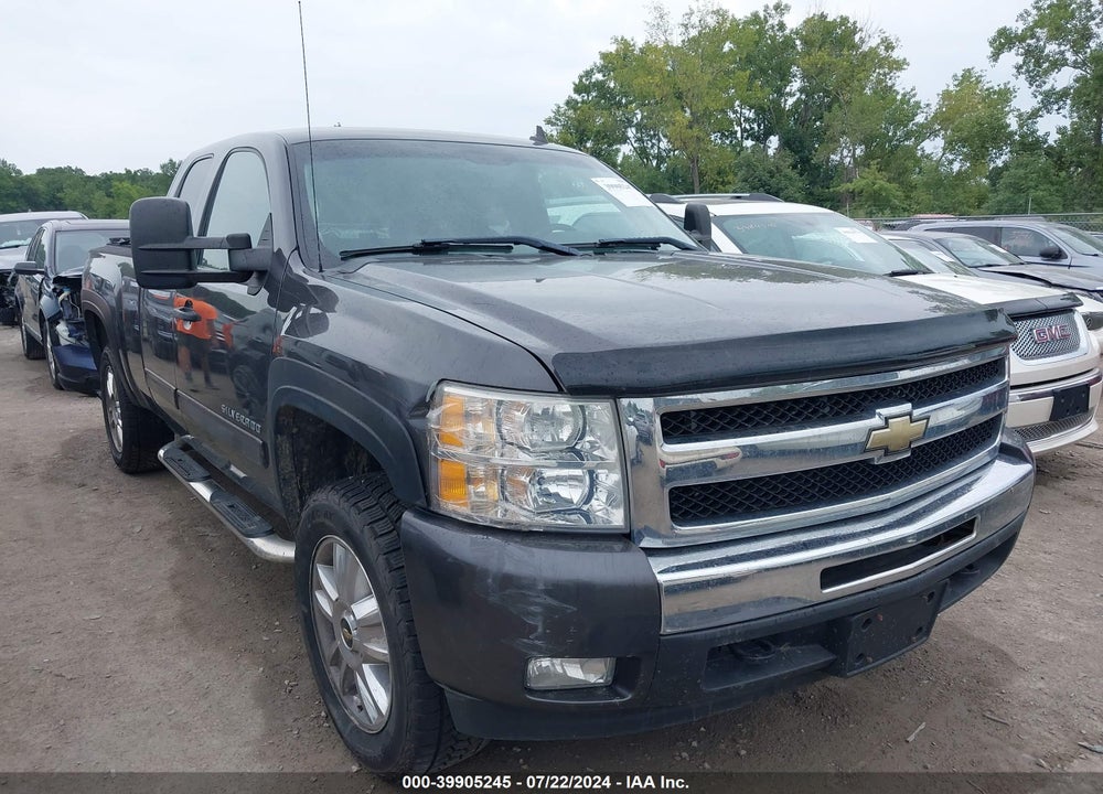 2011 CHEVROLET SILVERADO 1500 LT VIN: 1GCRKSE39BZ290981