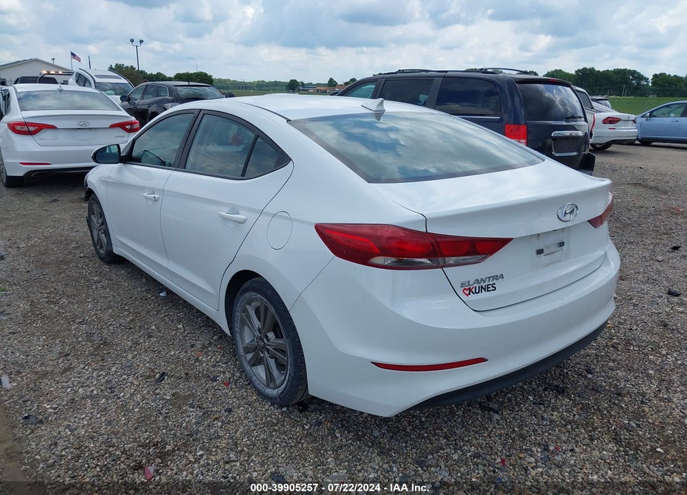 2018 HYUNDAI ELANTRA SEL VIN: 5NPD84LF8JH313092