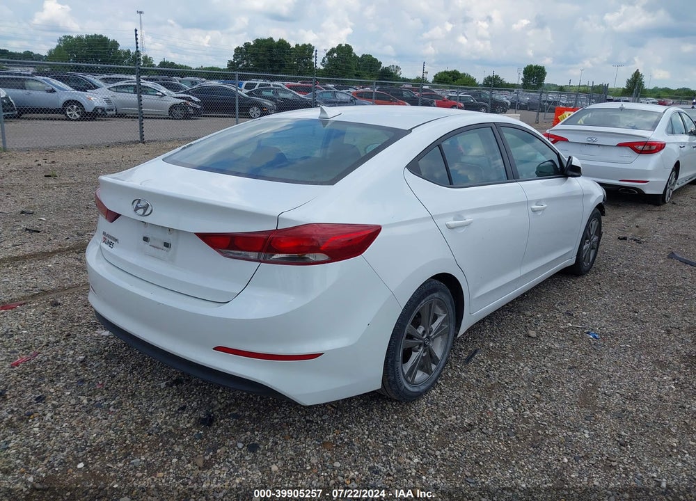 2018 HYUNDAI ELANTRA SEL VIN: 5NPD84LF8JH313092