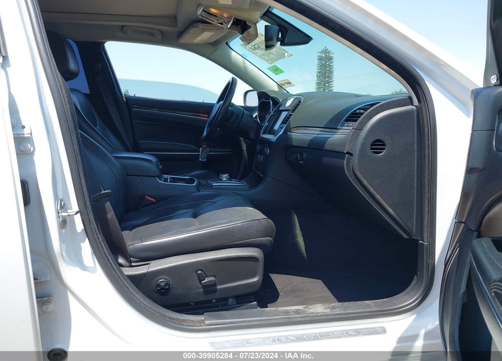 2016 CHRYSLER 300C VIN: 2C3CCAEG8GH167510
