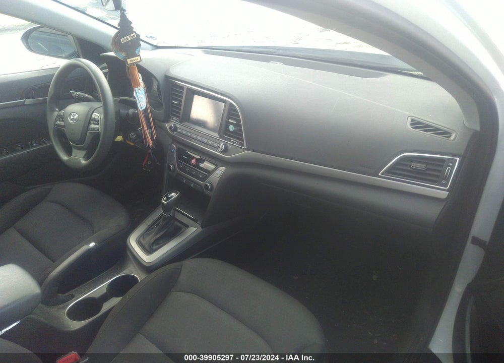 2018 HYUNDAI ELANTRA SEL VIN: 5NPD84LFXJH371463