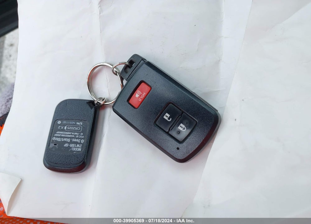 2018 TOYOTA RAV4 XLE VIN: JTMRFREV9JJ723856