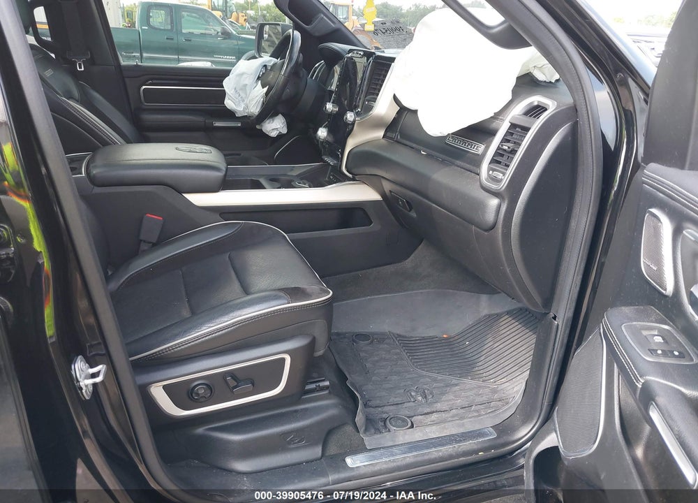 2019 RAM 1500 LAIE  4X4 5'7 BOX VIN: 1C6SRFJT3KN764562