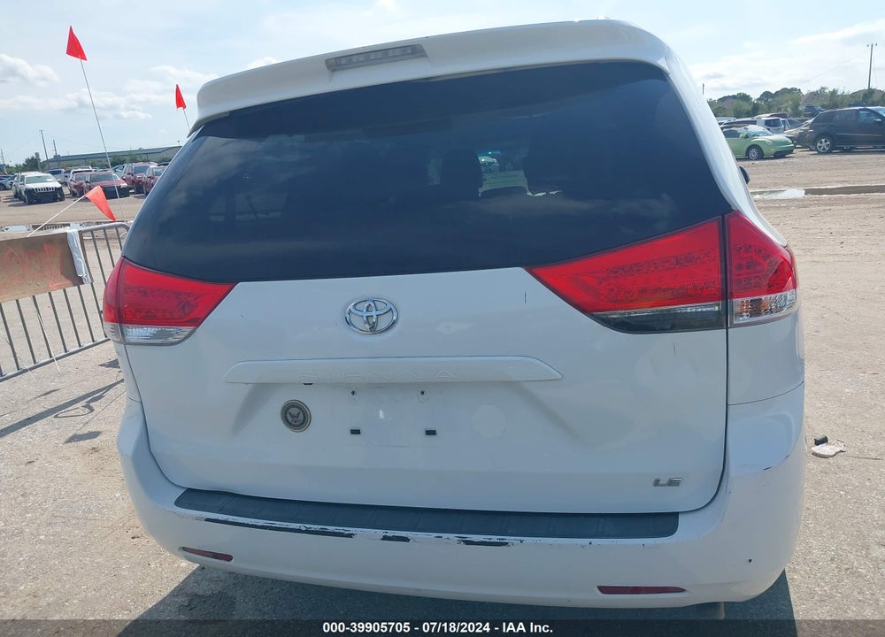 2014 TOYOTA SIENNA LE V6 8 PASSENGER VIN: 5TDKK3DC9ES430963
