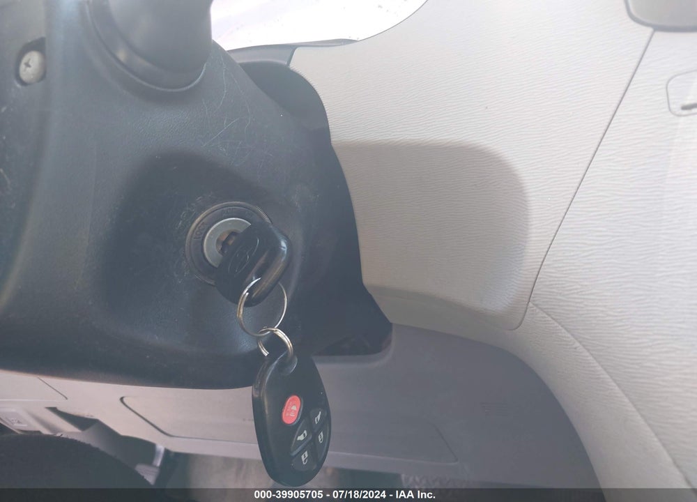 2014 TOYOTA SIENNA LE V6 8 PASSENGER VIN: 5TDKK3DC9ES430963