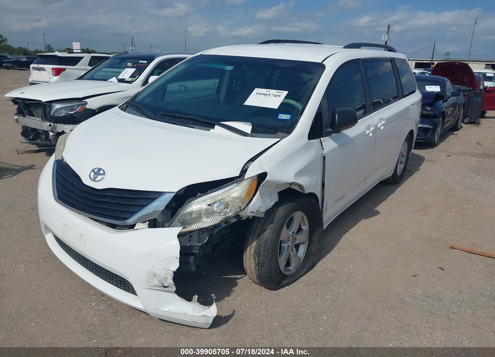 2014 TOYOTA SIENNA LE V6 8 PASSENGER VIN: 5TDKK3DC9ES430963