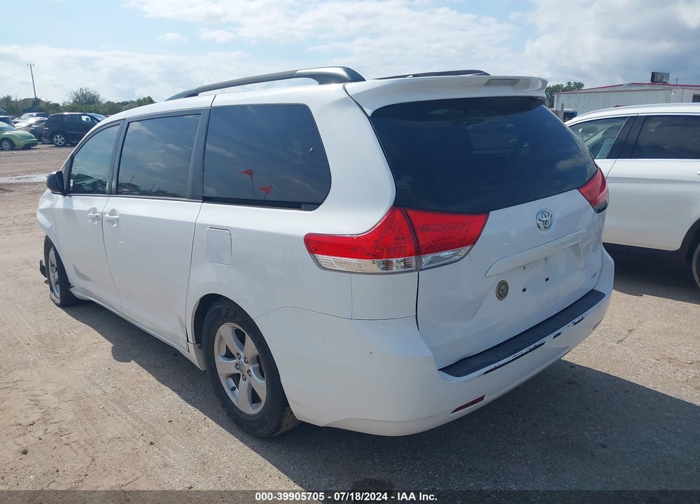 2014 TOYOTA SIENNA LE V6 8 PASSENGER VIN: 5TDKK3DC9ES430963