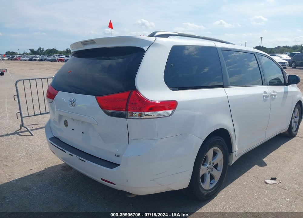 2014 TOYOTA SIENNA LE V6 8 PASSENGER VIN: 5TDKK3DC9ES430963