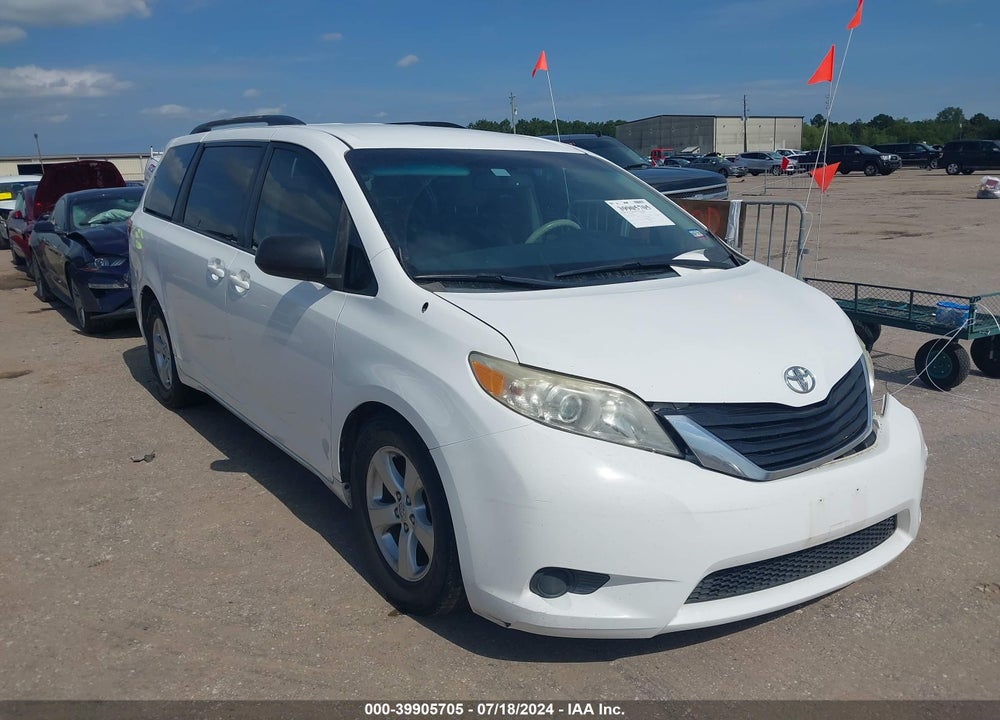2014 TOYOTA SIENNA LE V6 8 PASSENGER VIN: 5TDKK3DC9ES430963