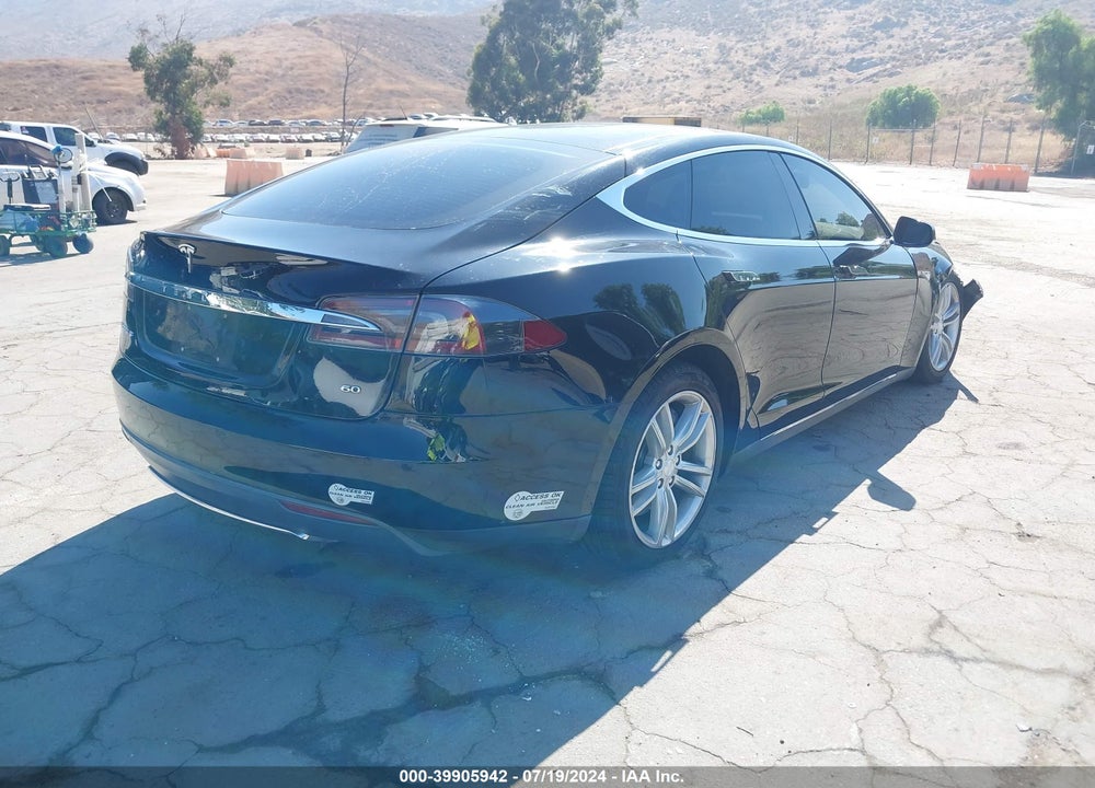 2014 TESLA MODEL S VIN: 5YJSA1S11EFP44751