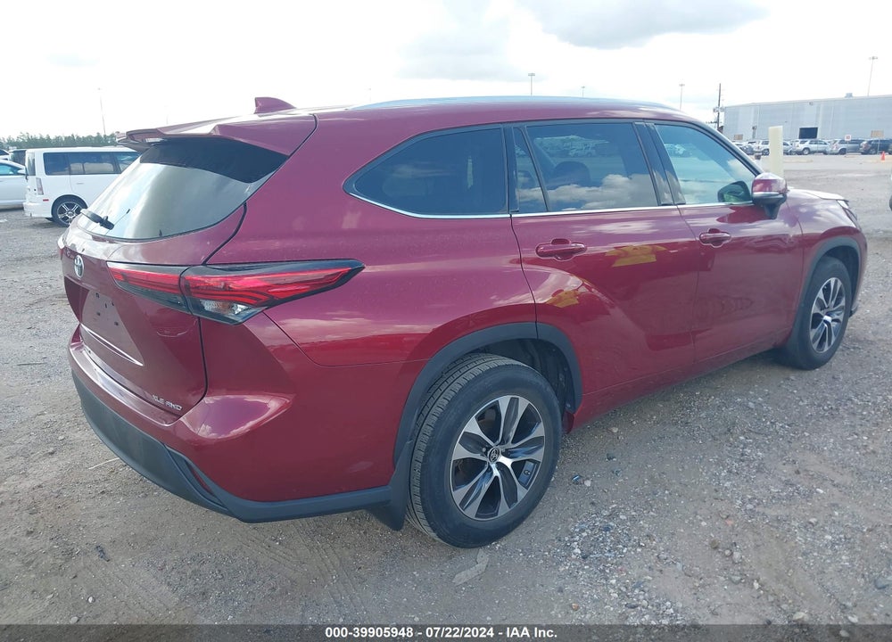 2022 TOYOTA HIGHLANDER XLE VIN: 5TDGZRBH4NS162763