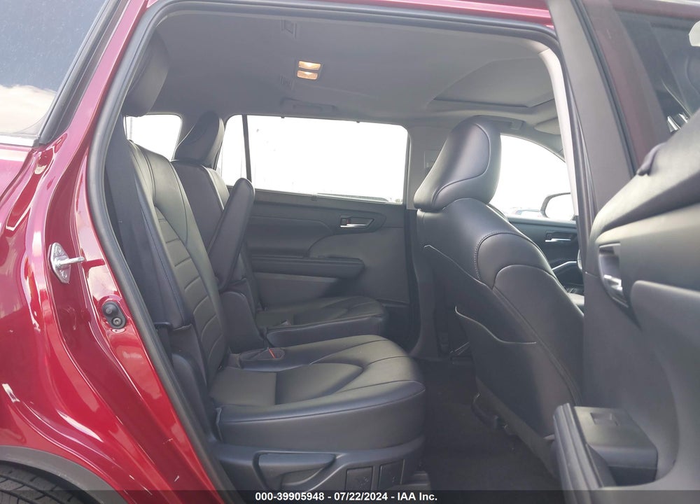 2022 TOYOTA HIGHLANDER XLE VIN: 5TDGZRBH4NS162763