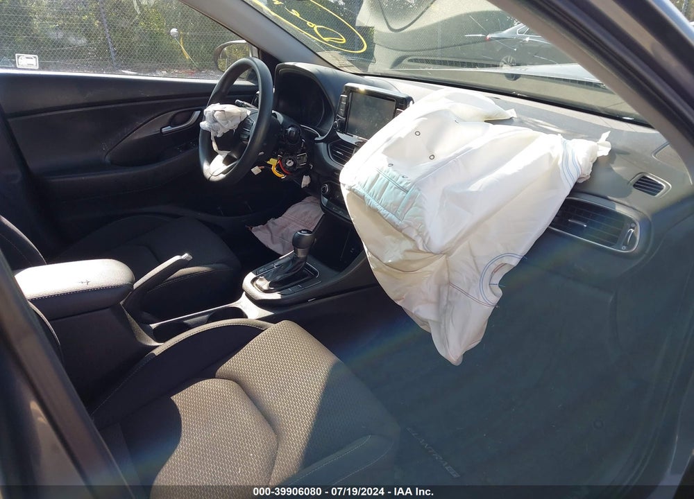 2018 HYUNDAI ELANTRA GT VIN: KMHH35LE7JU010867