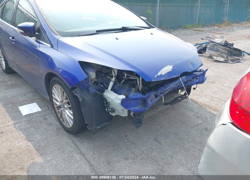 2014 FORD FOCUS TITANIUM VIN: 1FADP3N23EL106172