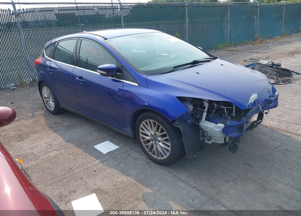 2014 FORD FOCUS TITANIUM VIN: 1FADP3N23EL106172