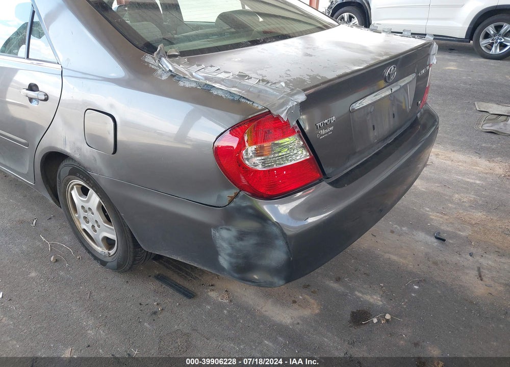 2002 TOYOTA CAMRY LE V6 VIN: 4T1BF32K52U524694