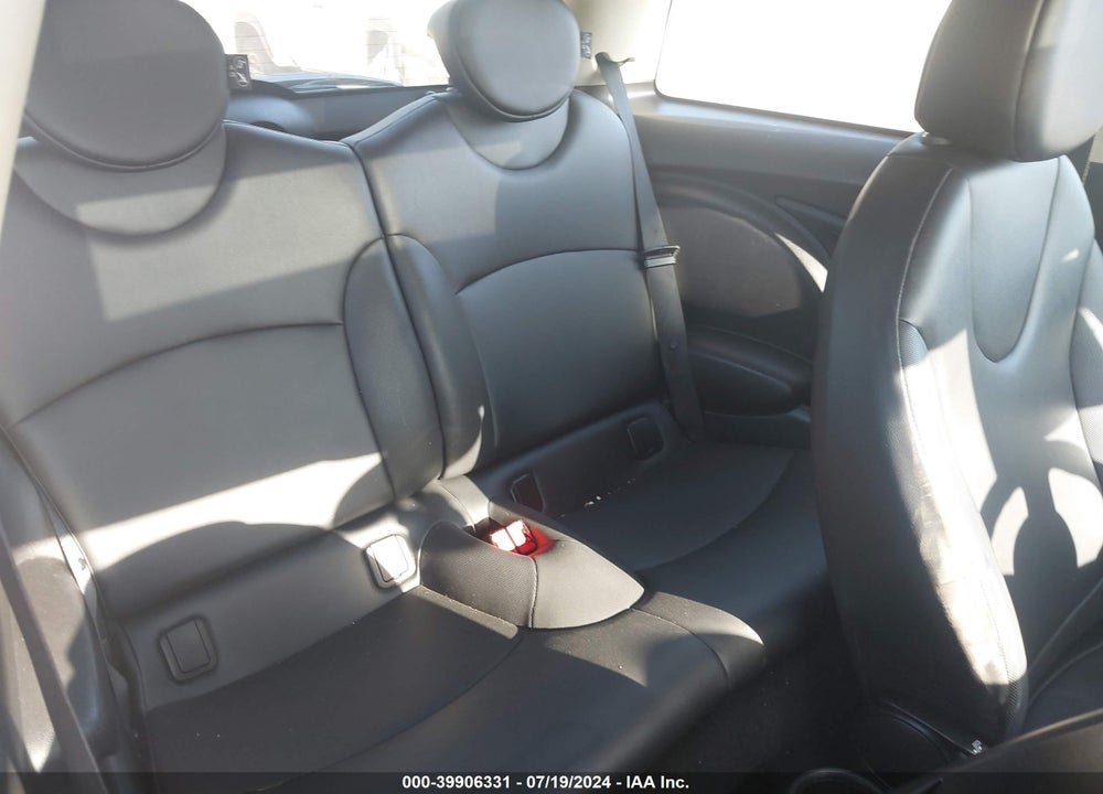 2012 MINI COOPER VIN: WMWSU3C57CT539933
