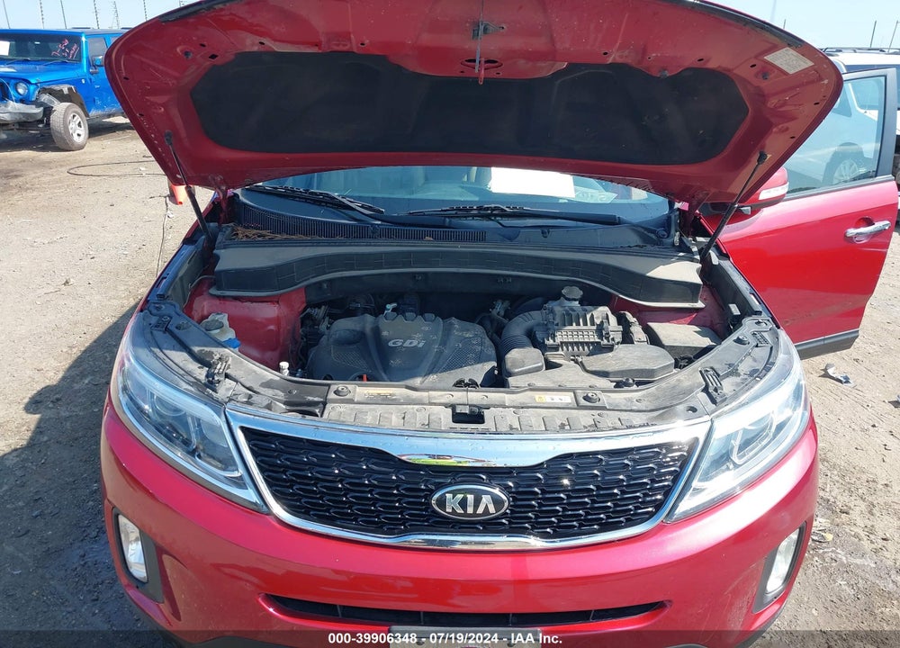 2015 KIA SORENTO LX VIN: 5XYKT3A61FG641861