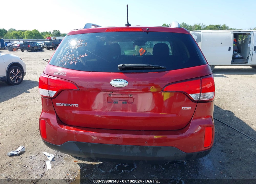 2015 KIA SORENTO LX VIN: 5XYKT3A61FG641861