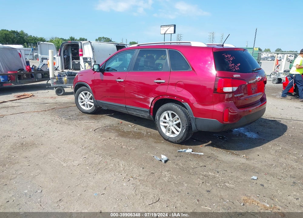 2015 KIA SORENTO LX VIN: 5XYKT3A61FG641861