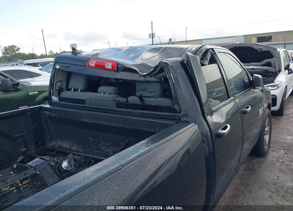 2018 RAM 1500 VIN: 1C6RR6GT1JS131385