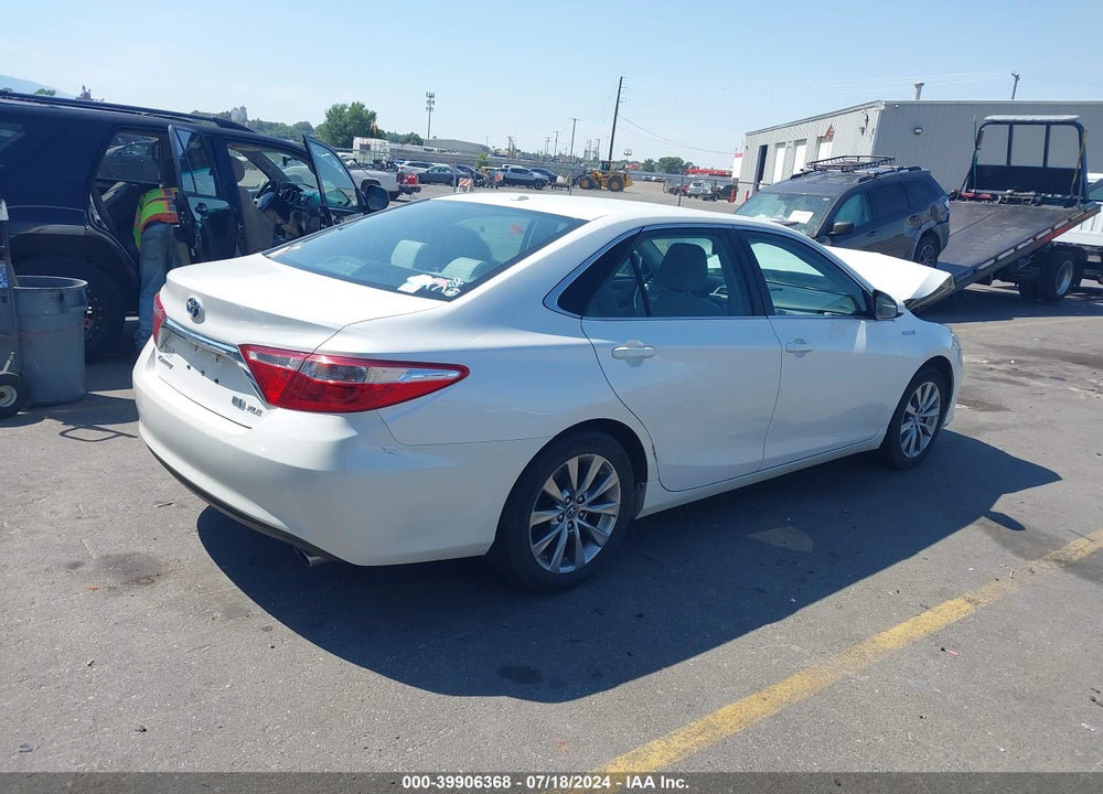 2015 TOYOTA CAMRY HYBRID XLE VIN: 4T1BD1FK3FU155781