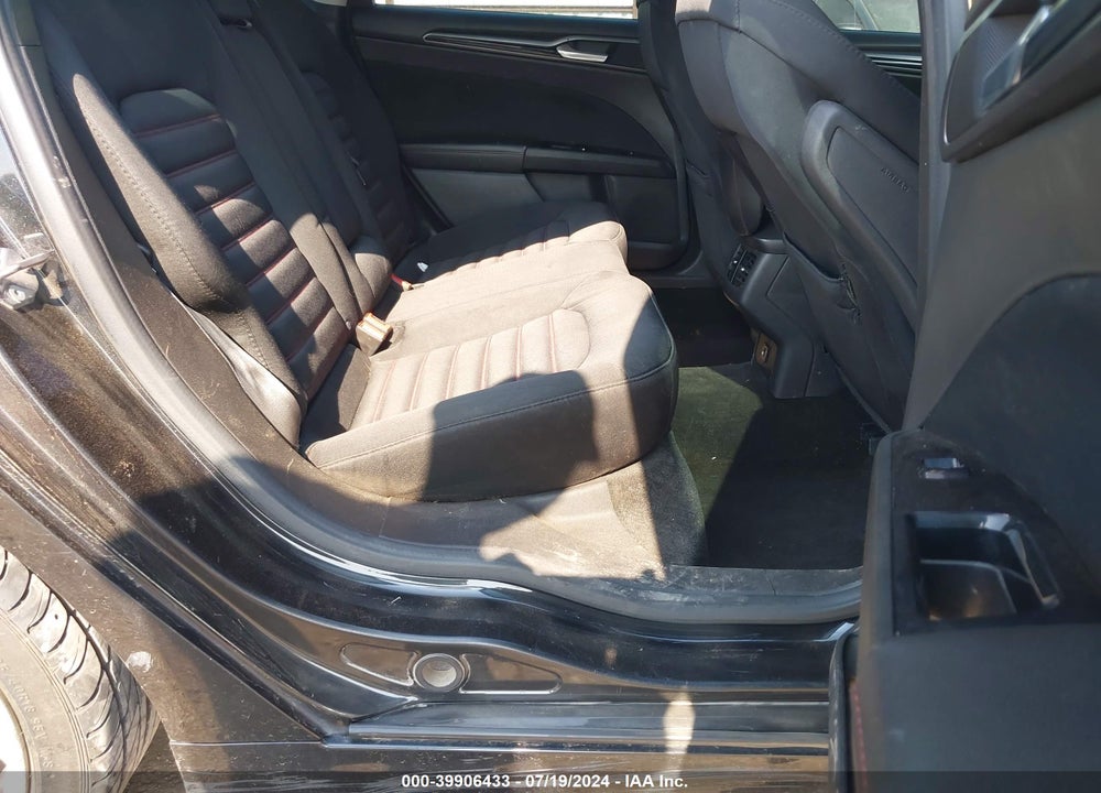 2015 FORD FUSION SE VIN: 3FA6P0H98FR235382