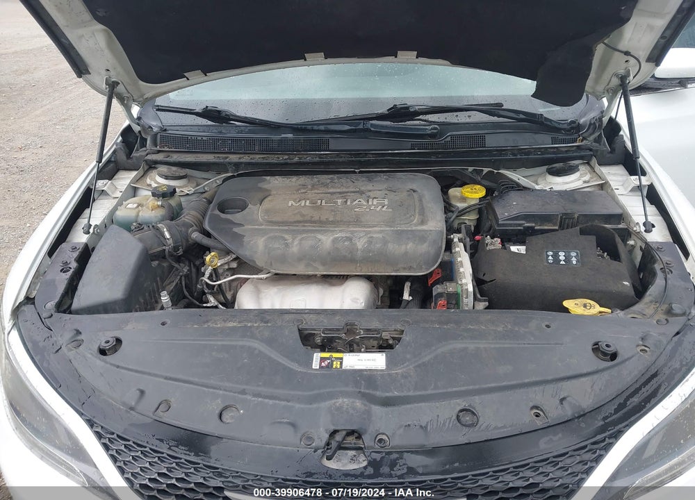 2016 CHRYSLER 200 LIMITED VIN: 1C3CCCAB4GN131097