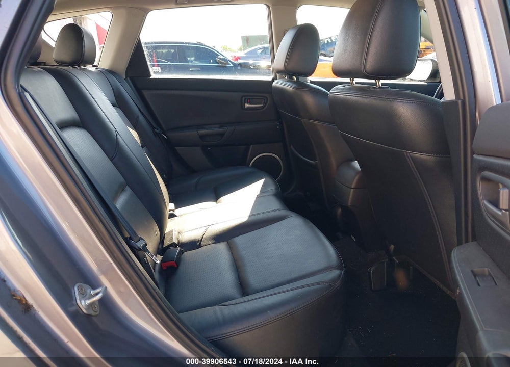 2005 MAZDA 3 S VIN: JM1BK343851222814