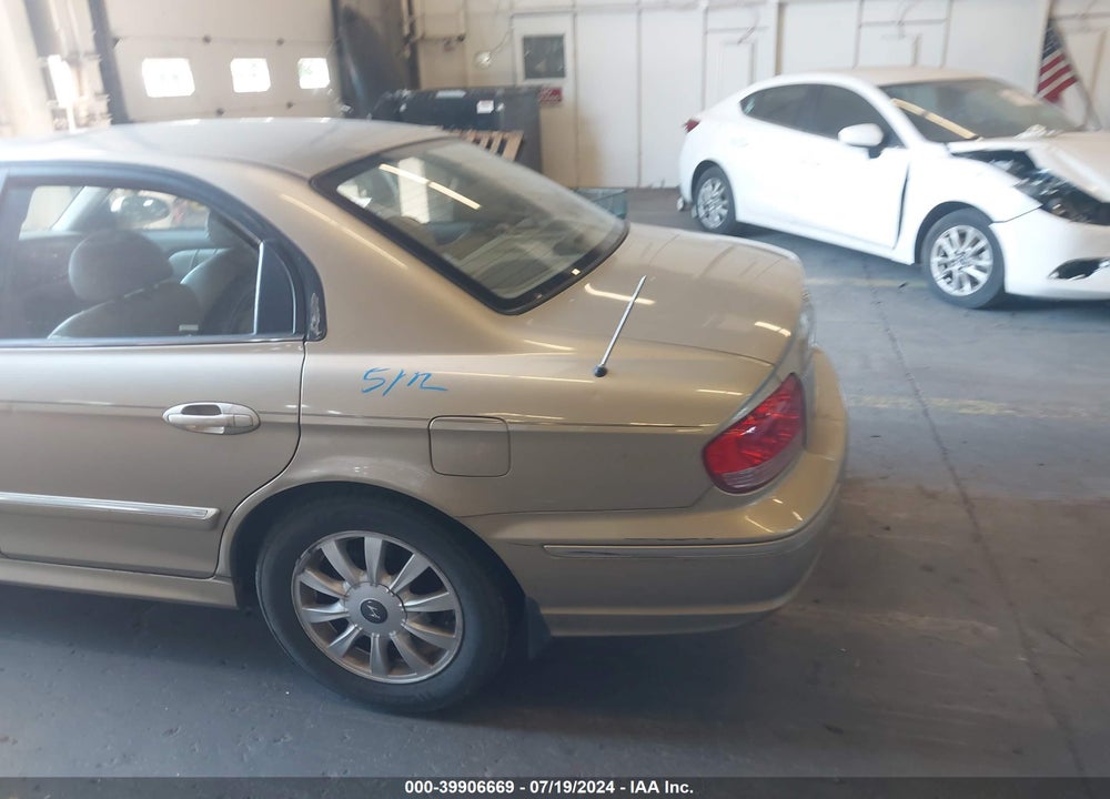 2004 HYUNDAI SONATA GLS/LX VIN: KMHWF35H14A062253
