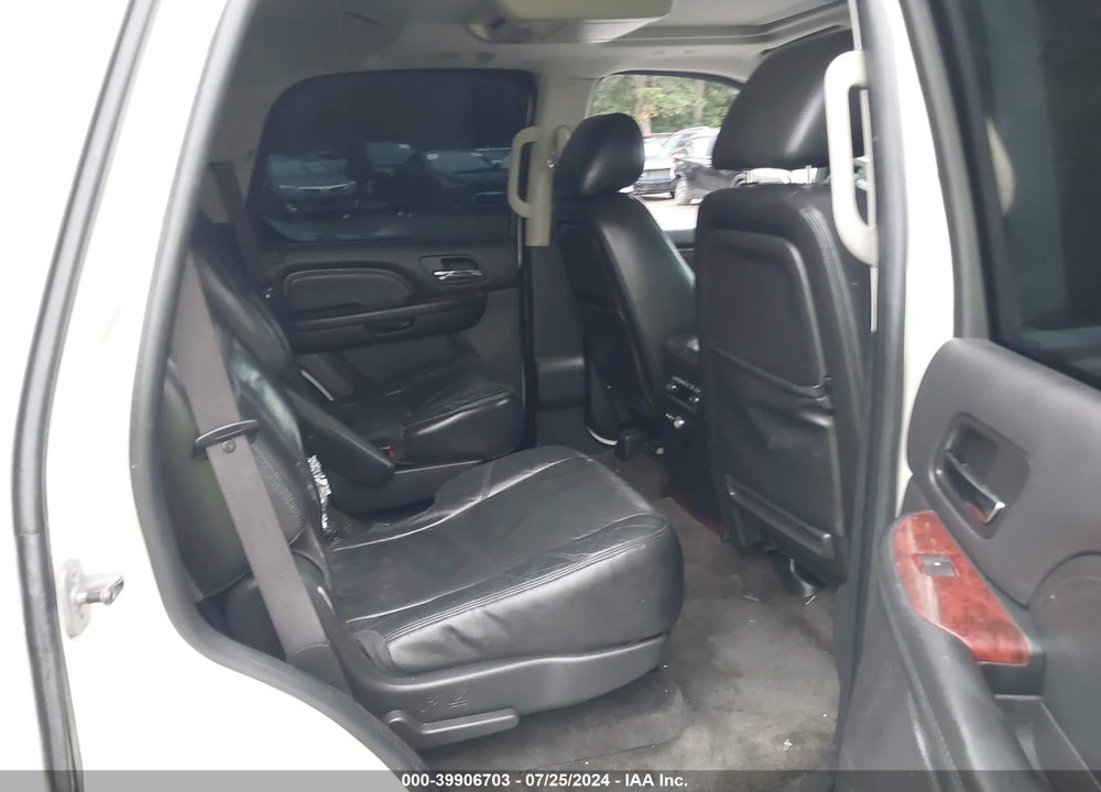 2010 CADILLAC ESCALADE LUXURY VIN: 1GYUKBEF8AR161157