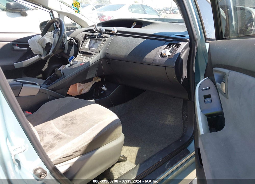 2015 TOYOTA PRIUS TWO VIN: JTDKN3DU2F1897723