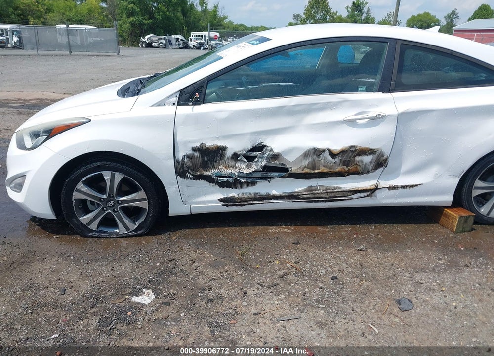 2014 HYUNDAI ELANTRA VIN: KMHDH6AHXEU024058