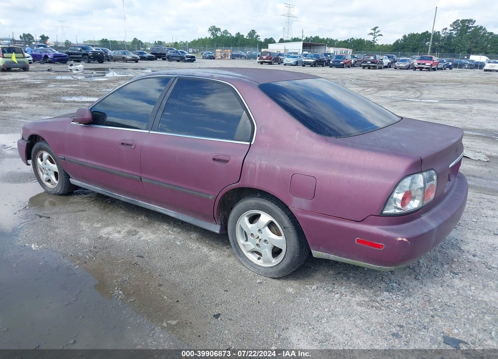 1996 HONDA ACCORD LX/EX VIN: 1HGCD5538TA121554