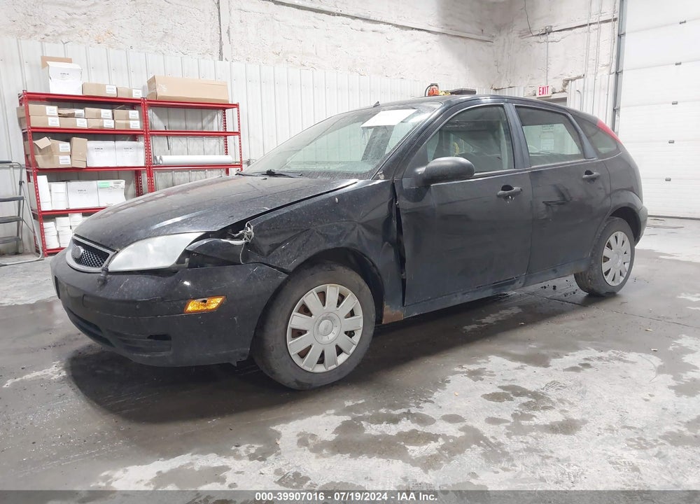 2005 FORD FOCUS ZX5 VIN: 3FAFP37N05R138093