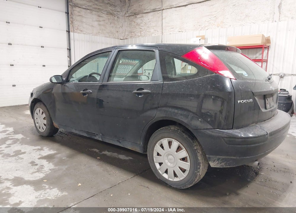 2005 FORD FOCUS ZX5 VIN: 3FAFP37N05R138093
