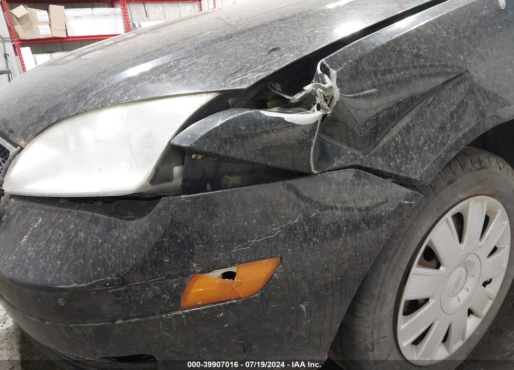 2005 FORD FOCUS ZX5 VIN: 3FAFP37N05R138093
