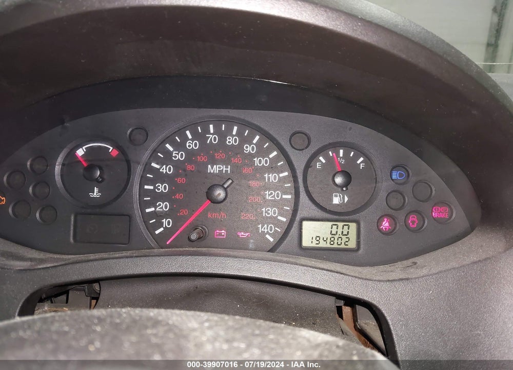 2005 FORD FOCUS ZX5 VIN: 3FAFP37N05R138093