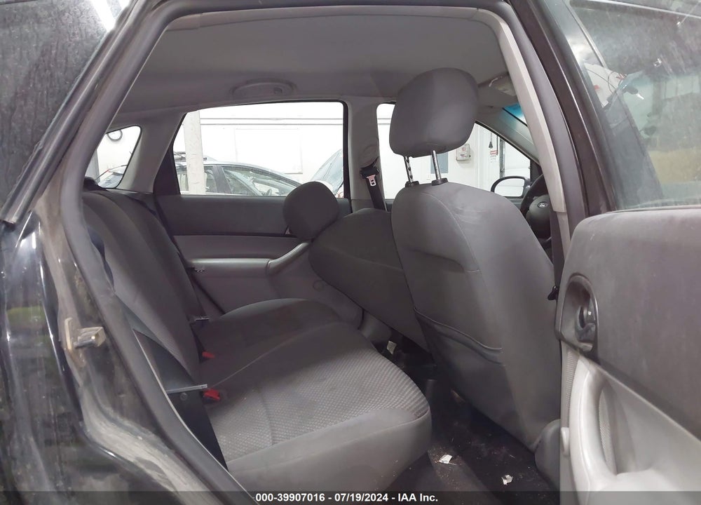 2005 FORD FOCUS ZX5 VIN: 3FAFP37N05R138093