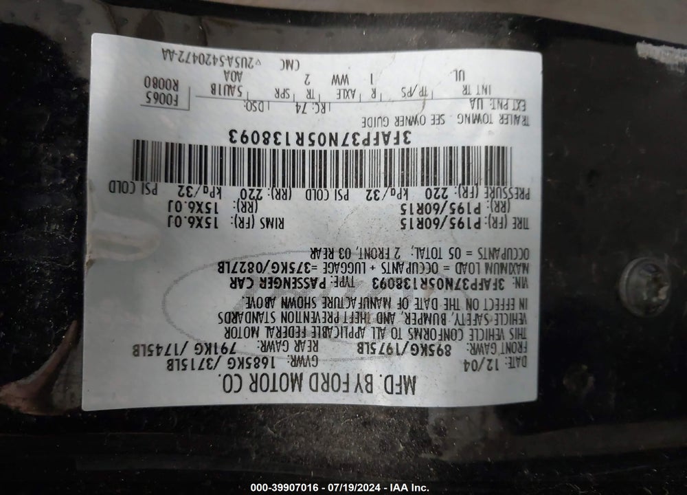2005 FORD FOCUS ZX5 VIN: 3FAFP37N05R138093